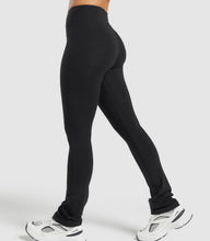 Cargar imagen en el visor de la galería, Gymshark rest day boot cut leggings