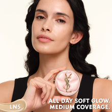 Cargar imagen en el visor de la galería, Yves Saint Laurent
Skin Affair Soft Glow Cushion Foundation
