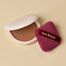 Cargar imagen en el visor de la galería, Rare Beauty Soft Touch Setting Powder and Baking Puff Duo