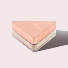 Cargar imagen en el visor de la galería, Lys Beauty Triple Fix Loose Setting Powder banana