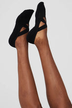 Cargar imagen en el visor de la galería, Alo yoga Women’s Pivot Barre Sock Calcetín antideslizante Pivot