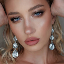 Cargar imagen en el visor de la galería, Beauty Bakerie The Chosen Bun Eyeshadow Eye Makeup Paleta de sombras