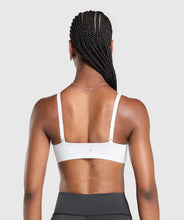 Cargar imagen en el visor de la galería, Gymshark Twist Front Bralette Sport Bra