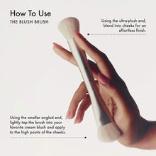 Cargar imagen en el visor de la galería, Summer Fridays The Blush Brush