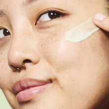 Cargar imagen en el visor de la galería, Elf Liquid Poreless Putty Primer + Cica