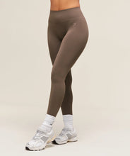 Cargar imagen en el visor de la galería, Gymshark Soft Sculpt Leggings Brown
