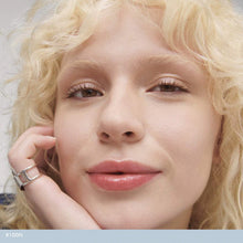 Cargar imagen en el visor de la galería, Sephora reveal the real 12hr soft radiant tint