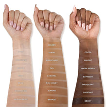 Cargar imagen en el visor de la galería, L.A Girl Tinted Foundation Tinta para el rostro