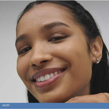 Cargar imagen en el visor de la galería, Sephora reveal the real 12hr soft radiant tint