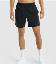 Cargar imagen en el visor de la galería, Gymshark Arrival Short en negro, azul y oliva hombre
