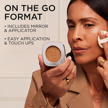 Cargar imagen en el visor de la galería, Loreal Hyaluron Tinted Balm Base de maquillaje en bálsamo
