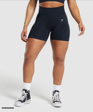 Cargar imagen en el visor de la galería, Gymshark lift contour seamless short midnight blue
