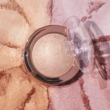 Cargar imagen en el visor de la galería, Milani Baked Highlighter Iluminador en polvo
