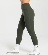 Cargar imagen en el visor de la galería, Gymshark Legacy leggings olive
