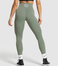 Cargar imagen en el visor de la galería, Gymshark legacy regular leggings unit  green
