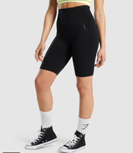 Cargar imagen en el visor de la galería, Gymshark Flex Cycling Shorts
