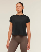 Cargar imagen en el visor de la galería, Gymshark running short t shirt
