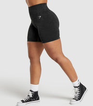 Cargar imagen en el visor de la galería, Gymshark adapt safari tight shorts
