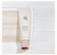 Cargar imagen en el visor de la galería, Beauty Of Joseon Daily Relief Sunscreen Protector Solar

