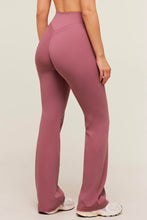 Cargar imagen en el visor de la galería, Gymshark Whitney Flared Leggings
