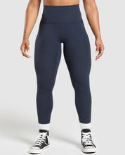 Cargar imagen en el visor de la galería, Gymshark Legacy heavy blue leggings
