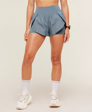 Cargar imagen en el visor de la galería, Gymshark running 2 in 1 shorts
