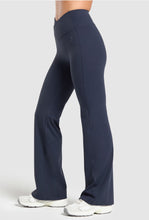 Cargar imagen en el visor de la galería, Gymshark crossover flared leggings azul
