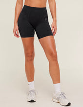 Cargar imagen en el visor de la galería, Gymshark adapt animal x Whitney shorts
