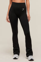 Cargar imagen en el visor de la galería, Gymshark vital sculpt seamless flared leggings
