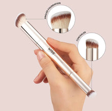 Cargar imagen en el visor de la galería, Kiss Dual Ended Complexión Brush Brocha doble
