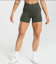 Cargar imagen en el visor de la galería, Gymshark Legacy Tight Shorts
