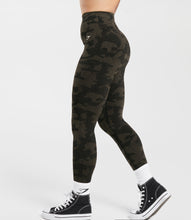 Cargar imagen en el visor de la galería, Gymshark adapt camo seamless ribbed leggings black/ camo brown
