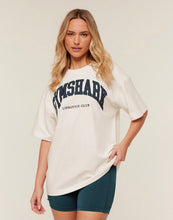 Cargar imagen en el visor de la galería, Gymshark collegiate graphic T-Shirt
