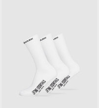 Cargar imagen en el visor de la galería, Gymshark wordmark crew 3pk socks
