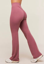 Cargar imagen en el visor de la galería, Gymshark Whitney Flared Leggings
