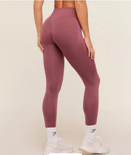Cargar imagen en el visor de la galería, Gymshark interval seamless leggings talla M

