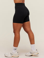 Cargar imagen en el visor de la galería, Gymshark activate seamless short
