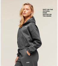Cargar imagen en el visor de la galería, Gymshark Cosy luxe zip through hoodie

