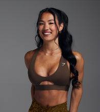 Cargar imagen en el visor de la galería, Gymshark Sport bra peek a boo café
