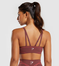 Cargar imagen en el visor de la galería, Gymshark Stitch Feature Sport Bra
