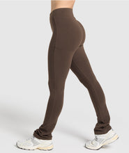 Cargar imagen en el visor de la galería, Gymshark rest day boot cut leggings
