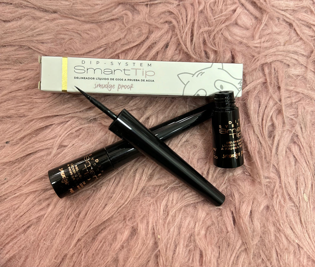 Ali Makeup Smart Tip Delineador Líquido para ojos a prueba de agua