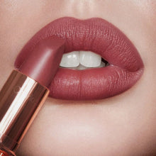 Cargar imagen en el visor de la galería, Charlotte Tilbury
Mini Pillow Talk Lipstick &amp; Liner Set
