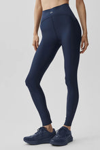Cargar imagen en el visor de la galería, Alo yoga airlift high waist top notch leggings Navy
