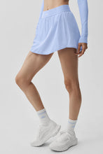 Cargar imagen en el visor de la galería, Alo yoga Match Point Tennis Skirt celeste
