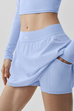 Cargar imagen en el visor de la galería, Alo yoga Match Point Tennis Skirt celeste
