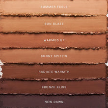 Cargar imagen en el visor de la galería, Rare Beauty Warm Wishes Soft Matte Powder Bronzer
