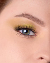 Cargar imagen en el visor de la galería, Beauty Creations Duet Modern Greens Paleta de sombras
