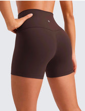 Cargar imagen en el visor de la galería, CRZ Yoga Yoga Shorts de licra
