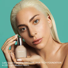 Cargar imagen en el visor de la galería, HAUS LABS BY LADY GAGA
Triclone Skin Tech Medium Coverage Foundation with Fermented Arnica Base-Tinta de maquillaje
